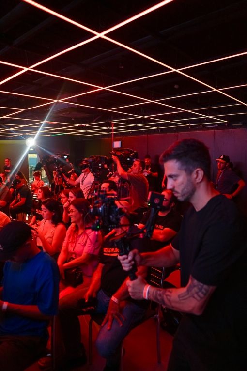 Transmissão ao vivo dentro da arena